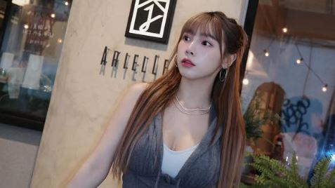 草莓證實離開電豹女。(圖/翻攝自IG)