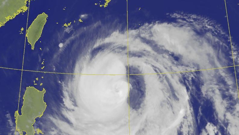 颱風巴威來勢洶洶,預計本周五(10日)至周六(11日)對台灣造成最劇烈影響。(圖/氣象署)