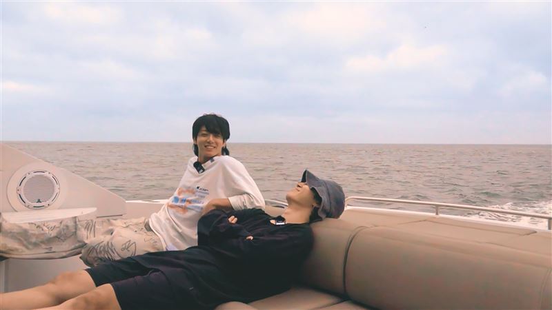BTS「忙內LINE」Jimin和Jung Kook主演的《ARE YOU SURE?!》，玩遍紐約、濟州島、札幌、阿爾卑斯山等著名景點。（圖／Disney+提供）