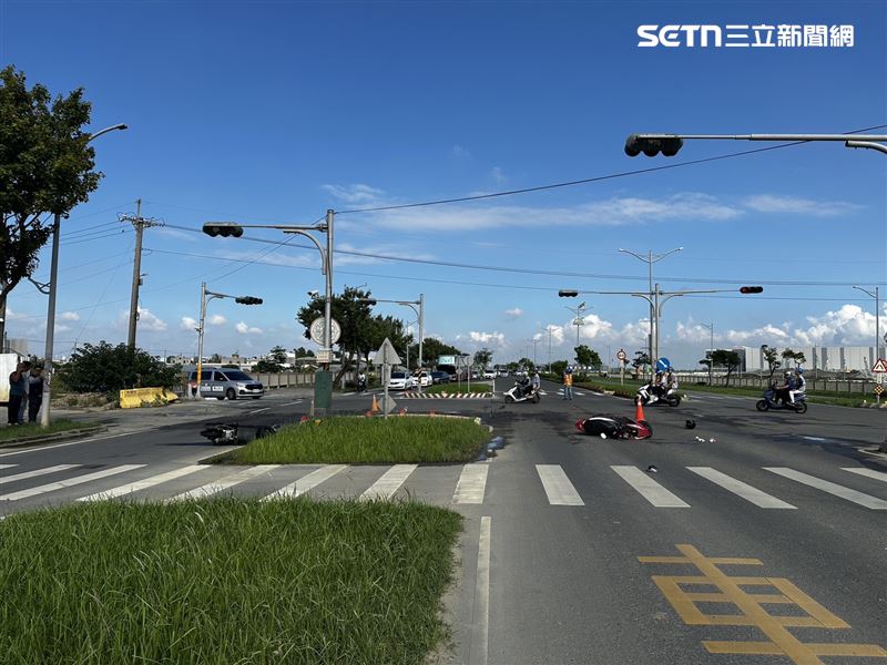 台積電外包女員工疑似趕上班闖紅燈,在路口出車禍,傷重不治。(圖/翻攝畫面)