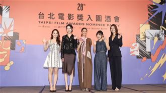 5大影后強碰！因應颱風余香凝自帶5包泡麵