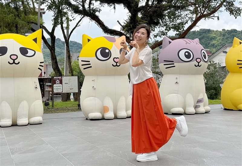馬毓芬二登關子嶺舞台,帶來馬兆駿經典歌曲傳唱涼夏夜。(圖/交通部觀光署西拉雅國家風景區管理處)