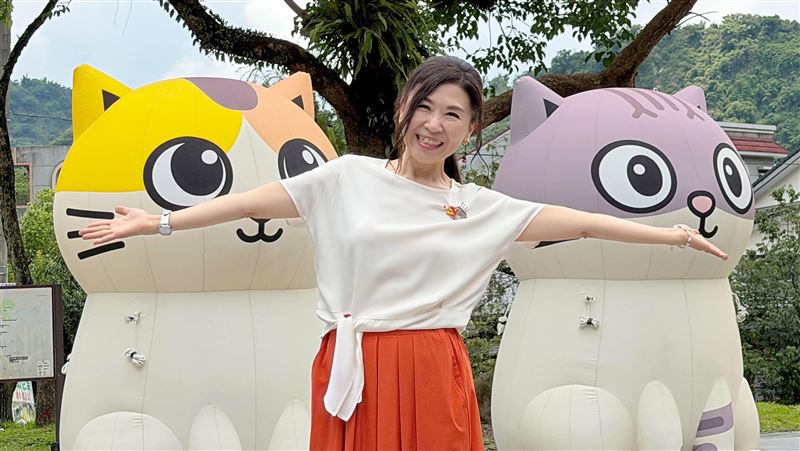 馬毓芬二登關子嶺舞台,帶來馬兆駿經典歌曲傳唱涼夏夜。(圖/交通部觀光署西拉雅國家風景區管理處)
