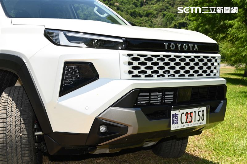 車頭換上全新LED Bi-Beam頭燈。(圖/記者鍾釗榛攝影)