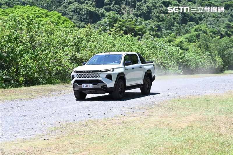 車尾彈跳、左右晃動,都獲得明顯改善。(圖/記者鍾釗榛攝影)