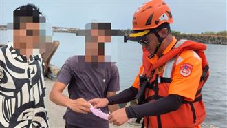 不惜命！11民眾闖警戒區觀浪垂釣遭開罰