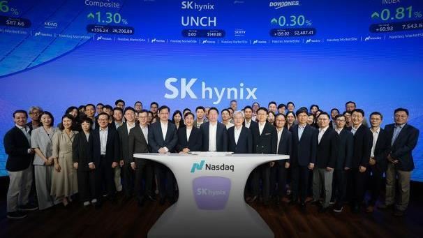 SK海力士透過發行美國存託憑證(ADR)成功登陸美國納斯達克市場,開啟了其作為「全球企業」地位提升的新篇章。(圖/翻攝自SK海力士IG)