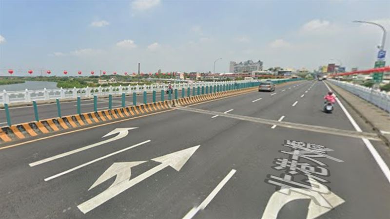 嘉義縣六腳鄉北港大橋今天(11日)驚傳有人落水。(圖/翻攝自google map)