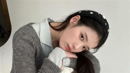 IU恢單後命運曝光？韓巫師喊37歲有婚運