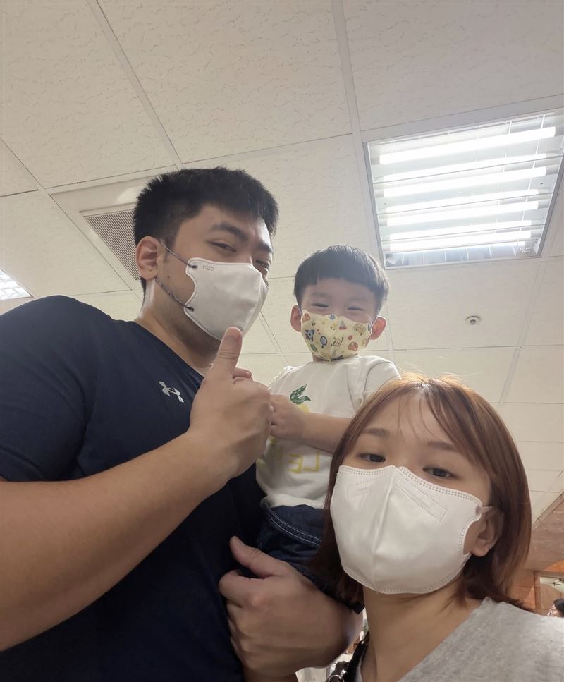 陳彥婷花一週才找到兒子生病原因。(圖/翻攝自IG)