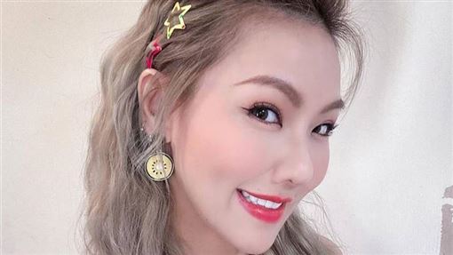 戀愛腦代表是她！劉雨柔颱風夜開車衝台南