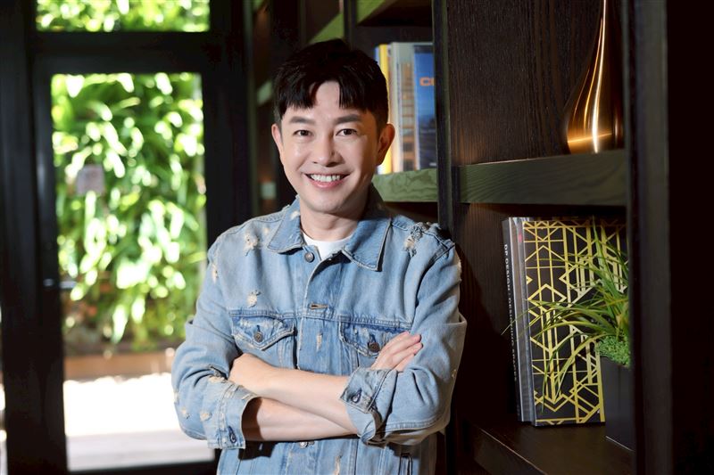 李明川接受《三立新聞網》專訪。(圖/記者鄭孟晃攝影)