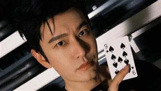 田曦薇成名前直播　邀約黃曉明送禮曝光！