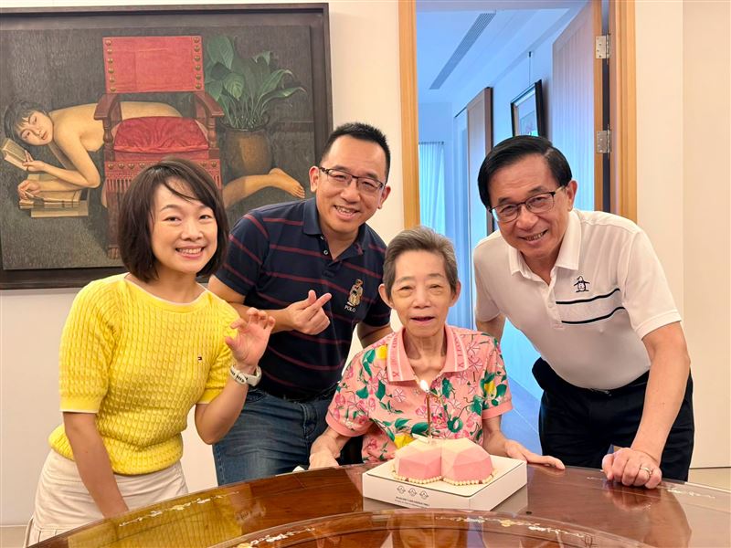 吳淑珍迎73歲生日。(圖/陳水扁新勇哥物語)