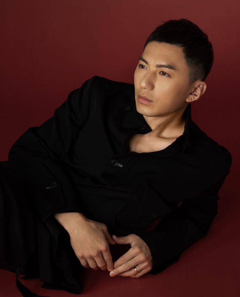 袁偉豪近日分享保養法拉利F355的影片和照片。(圖/翻攝自IG @benontheroad)