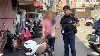 婦菜市場「愛車消失」急壞了　暖警神救援