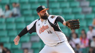 隊友轟10分在幹嘛？　獅帝芬笑曝忙著降溫