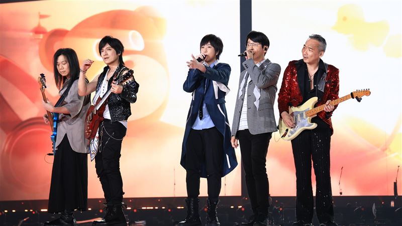 成軍41年神級天團來了　空降五月天演唱會