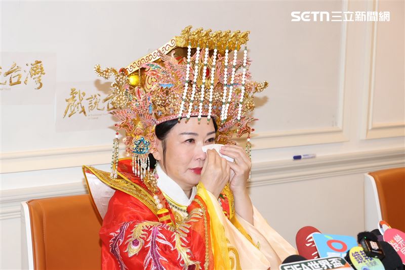 張秀卿提到獲得媽祖娘娘欽點,當場激動落淚。(圖/記者鄭孟晃攝影)