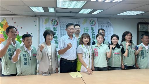 民進黨彰化縣黨部徵召張政岳選員林市長民主進步黨彰化縣黨部13日舉行記者會，徵召員林市大明里長張政岳（左4）選員林市長，民進黨彰化縣長參選人陳素月（左3）出席力挺。中央社記者吳哲豪彰化攝　115年7月13日