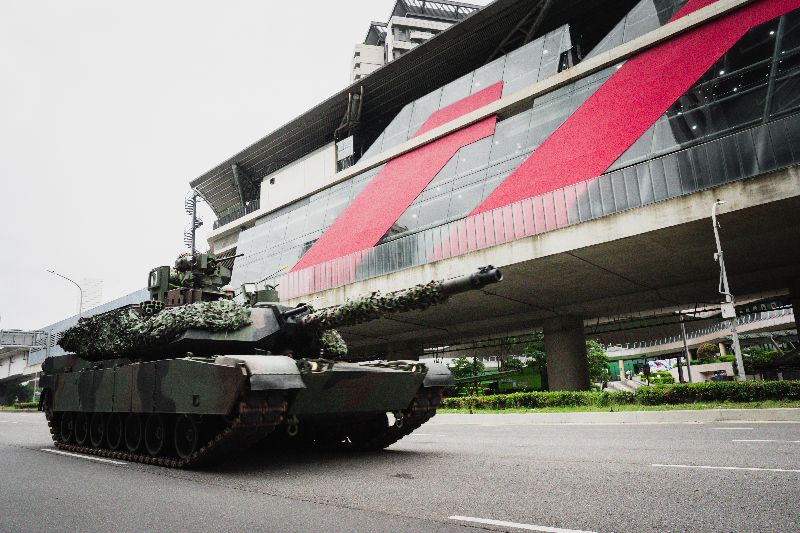 去年底成軍的M1A2T戰車將首度投入漢光實兵作戰計畫,圖為M1A2T戰車經過桃園青埔一帶。(圖/中央社)