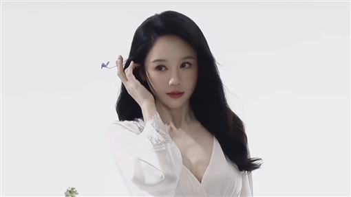 陳喬恩尺度大升級　罕穿bra解放性感曲線