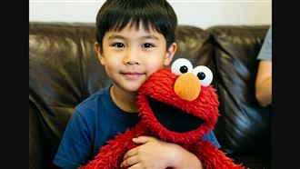母打牛奶針喪命　8歲兒完成「1約定」惹淚
