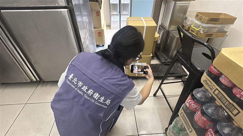 北市衛生局再稽查27家下游業者。(圖/北市衛生局提供)