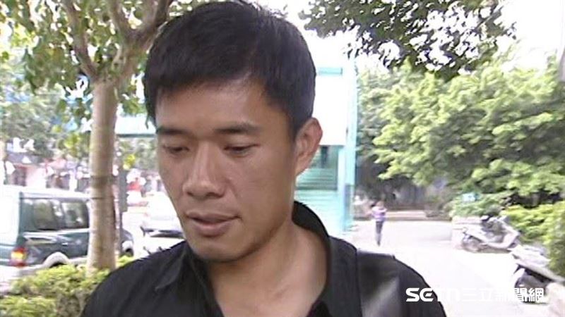 2010年3月，正值職棒生涯高峰的陳峰民，在毫無預警下被帶離球場，人生也從此急轉直下。他坦言，自己從未想過，那一天竟會成為球員生涯的終點，更沒想到職棒生涯竟只停留在短短10年。雖然司法最終還他清白，但失去的青春、舞台與球迷的掌聲，再也無法追回，那一天也成了他人生中最難以抹去的傷痛。（圖／資料照）