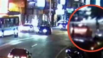 騎單車橫越馬路BMW撞飛　桃園男斷魂