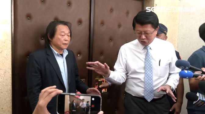 謝龍介自認一定會贏，但王世堅要他接受事實，「你會輸啦」（圖／翻攝畫面）