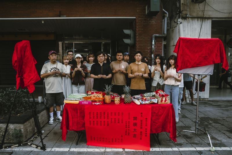 9位啦啦隊女神合體《應援帝國，璀璨之星》開鏡，成台灣影劇圈頭一遭。（圖／原來娛樂提供）