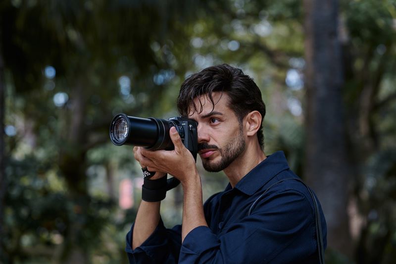 Sony RX10 V採用BIONZ XR&trade;影像處理器，能忠實還原膚色、天空或植物綠意的精準色彩與細膩質感