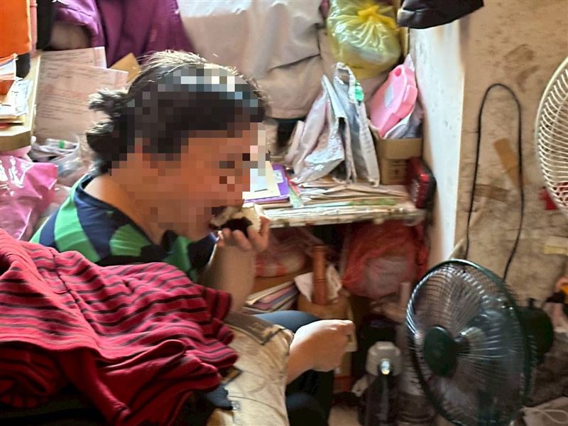 渣夫家暴瞞刑責!孕婦阿慧慘遭婆婆趕出門,3坪漏水屋苦養遲緩幼女。還照顧病弱姐姐與弱智哥。問天:誰能救救我!(圖/翻攝自《愛的延續》公益協會臉書)
