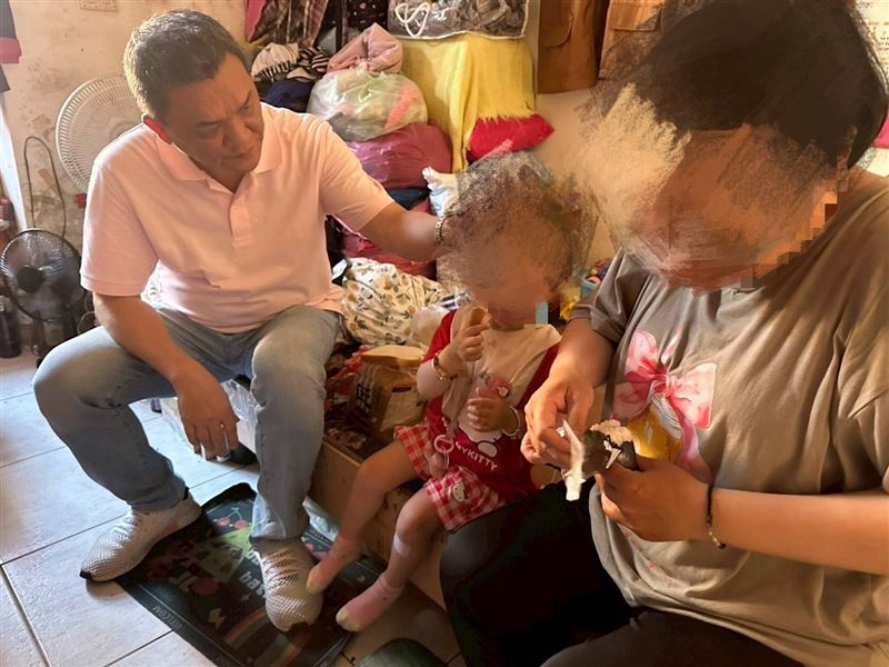 渣夫家暴還瞞刑責！孕婦阿慧遭婆婆趕出門，3坪漏水屋苦養遲緩幼女。問天：誰能救救我！（圖／翻攝自《愛的延續》公益協會臉書）