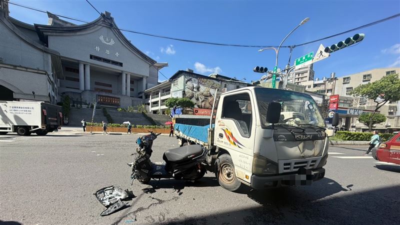 車禍事故現場情形。(圖/翻攝畫面)