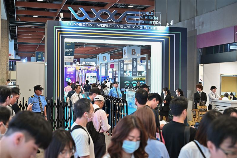 2026全台最大AI展會AI WAVE SHOW,本屆展會聚焦AI關鍵技術與企業落地,目標打造亞太AI技術廊道。(圖/TCA提供)