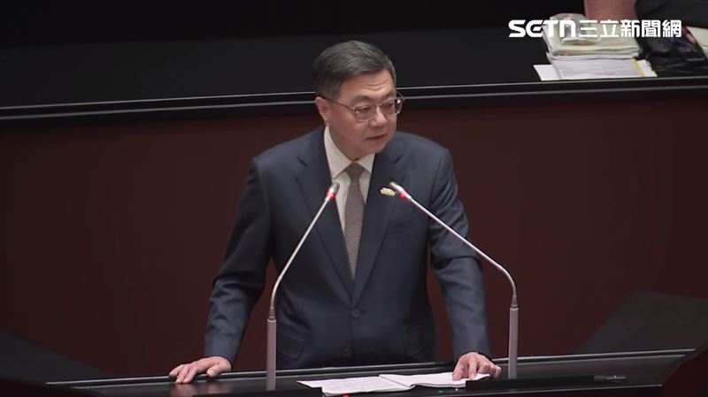 行政院長卓榮泰赴立法院做「中聯油脂大豆沙拉油事件及食安監管機制缺失檢討」專案報告。(圖/翻攝畫面)
