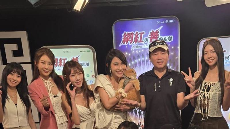 孫鵬（右二）今現身錄製伍宗德節目。（圖／伍宗德提供）