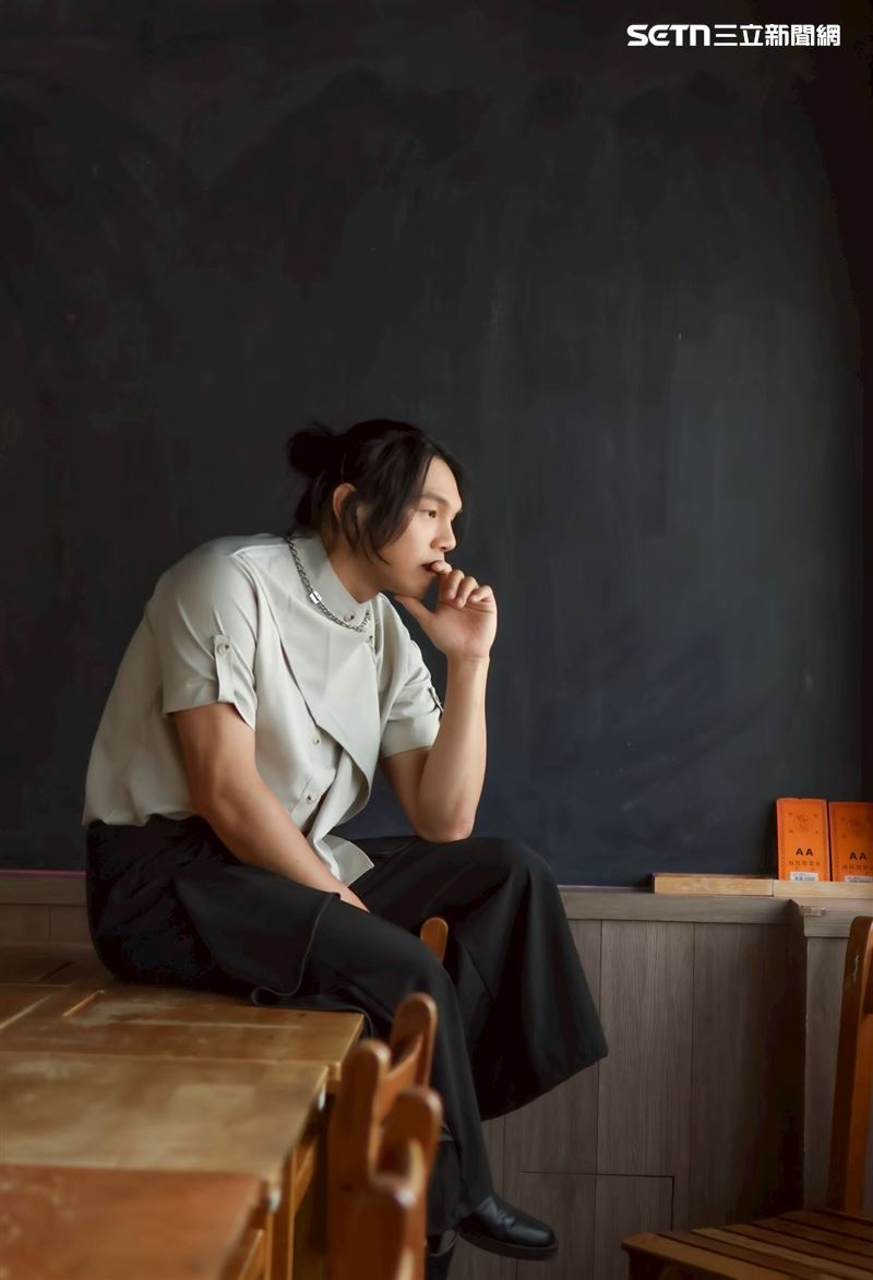 阜東昇接受專訪分享自己的人生故事和闖蕩演藝事業的甘苦。(圖/記者鄭孟晃攝影)