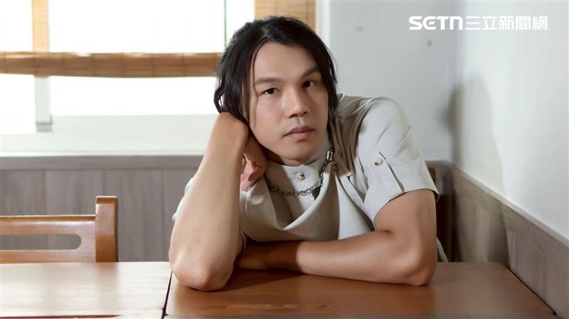 獨／阜東昇簽生死狀打拳擊！拿命搏歌手夢