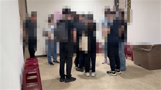 見最後一面！家屬、同學相擁崩潰哭癱