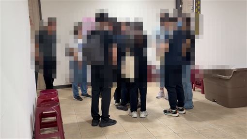 見最後一面！家屬、同學相擁崩潰哭癱
