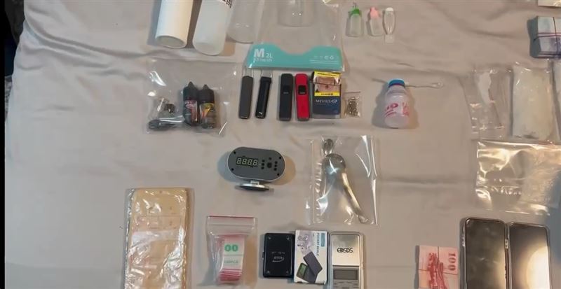 高雄市刑大破獲喪屍菸彈查獲多種毒品物證。(圖/翻攝畫面)