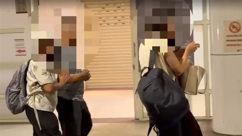 當晚死者家屬則趕赴殯儀館在檢警陪同下,進行相驗。(圖/翻攝畫面)