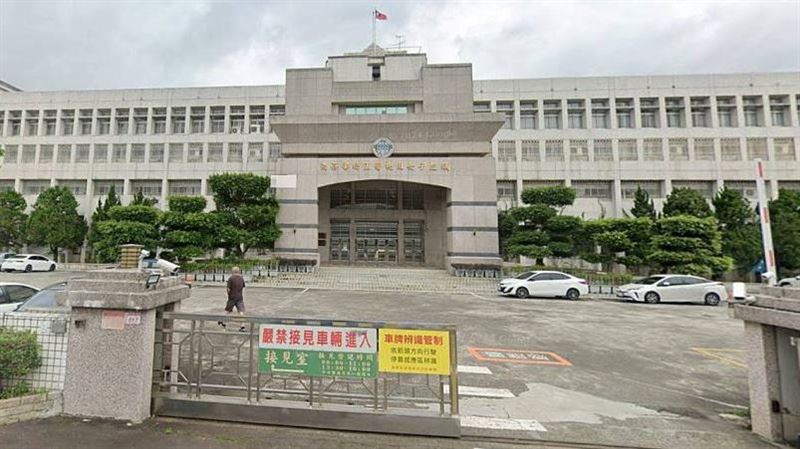 戒護區通鎖竟插機車上！天兵管理員槓獄方