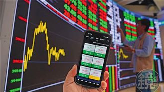 冠軍飆131%！共同基金為何比主動ETF更賺