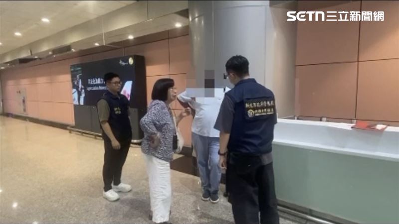 據悉,法國籍男子每次以20顆為一輪,吞完休息片刻再繼續,直到將上百顆海洛因全數塞進腸胃,拿命換取3000美元、折合新台幣約9.6萬元的酬勞。(圖/翻攝畫面)