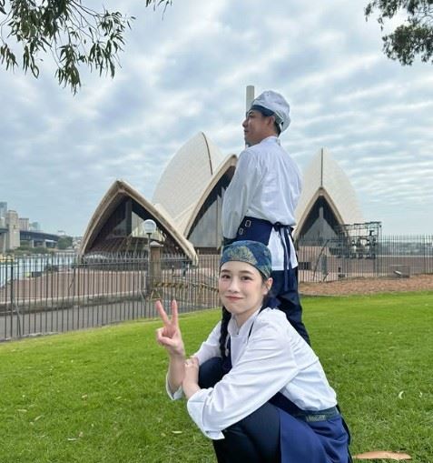 身高175公分的千千從小食量驚人,也因對美食的熱愛,意外踏上大胃王挑戰之路。(圖/翻攝自千千IG)