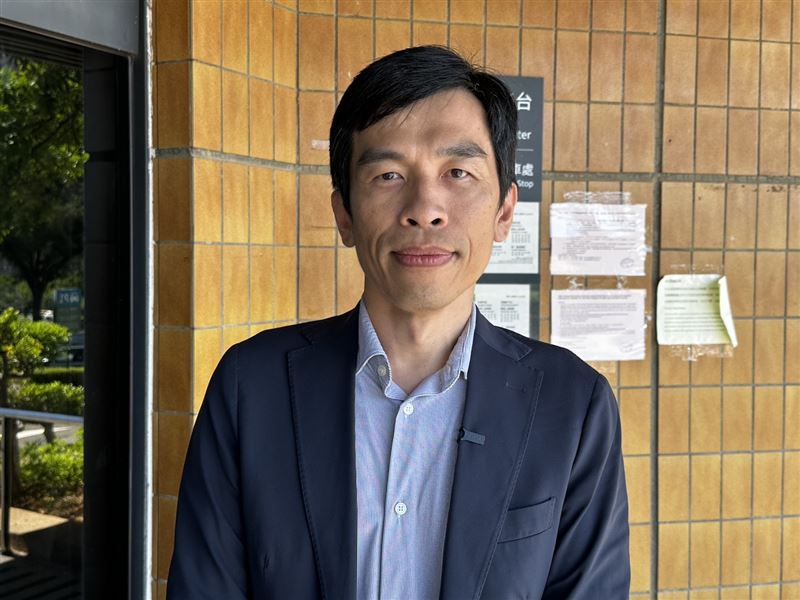 陽明交大主秘蔡金吾表示,教師停聘解聘等處置,須依教師法及相關法定程序辦理。(圖/記者羅欣怡攝影)